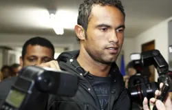 Juiz mant�m pris�o e goleiro Bruno � transferido para pres�dio em Bangu