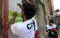 Explos�o no Jaguar�: Governo de SP ajuda fam�lias atingidas