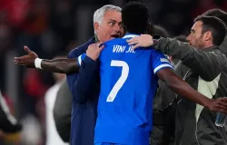 Mourinho escolhe goleiro como novo lider do Real Madrid