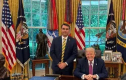 Flavio Bolsonaro encontra Trump na Casa Branca com deputado da Bahia