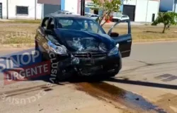 Corolla bate em Gol e destr�i carro em Sinop, Mato Grosso