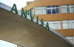 Anvisa manda recolher �gua mineral Cristal contaminada com bact�ria