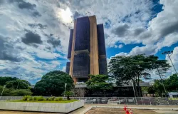 PEC no Senado pode dar mais poder ao mercado financeiro sobre o Banco Central, alertam economistas
