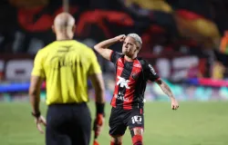 Vit�ria vence Fortaleza e � campe�o da Copa do Nordeste depois de 16 anos