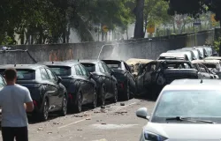 Dois helic�pteros batem e matam seis pessoas no Rio