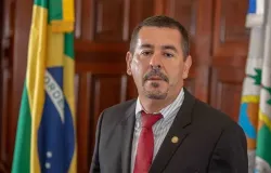 Pol�cia faz buscas contra deputado e outras pessoas suspeitas de liga��o com fac��o criminosa