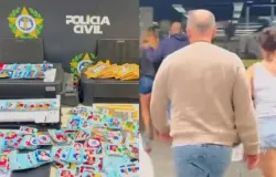 Mulheres criam esquema caseiro de figurinhas falsas da Copa