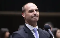 Condena��o de Eduardo Bolsonaro refor�a pedido de san��es dos EUA contra ministro do STF, diz aliado