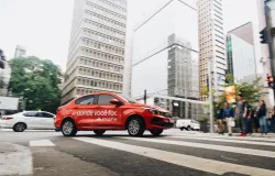 Carros de aplicativo viram outdoor: nova forma de fazer propaganda nas ruas