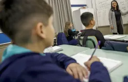 Lula sanciona lei que garante piso salarial de R$ 5,1 mil para professores