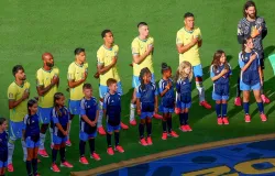Hino do Brasil � eleito o mais bonito da Copa pelo NY Times