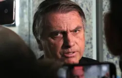Moraes libera depoimento de Bolsonaro sobre arma apreendida