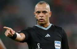 Juiz brasileiro que deu mais cart�es vermelhos na hist�ria da Copa apita Noruega x Senegal