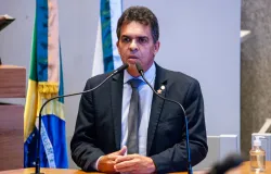 Deputado quer devolver dinheiro descontado ilegalmente do sal�rio de servidores