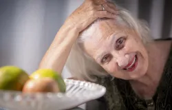 Aos 88 anos, atriz do Retiro dos Artistas diz que n�o quer saber de homem: 'Sou livre'