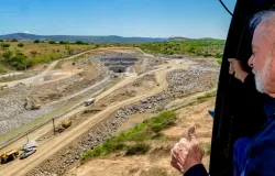 Lula inaugura tunel que leva agua do Sao Francisco para o Rio Grande do Norte