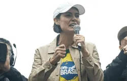 Pesquisa mostra que v�deo de Michelle Bolsonaro prejudica muito a campanha de Fl�vio