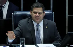 Abrasel elogia Alcolumbre por adiar discuss�o sobre jornada de trabalho 6x1