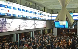 Bolsa volta a subir e d�lar cai com expectativa de corte dos juros