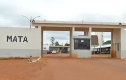 Policiais apreendem celulares que drone tentou jogar em pres�dio