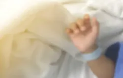 Crian�a de tr�s anos morre ap�s ser espancada pelo pai no Rio Grande do Sul