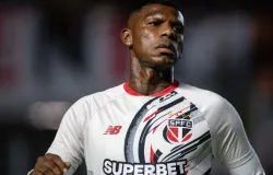 S�o Paulo busca novo zagueiro mesmo ap�s volta de Arboleda