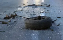 Casal morre ap�s Porsche bater em �rvore no interior de S�o Paulo