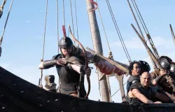 Filme 'A Odisseia' usa o maior navio viking do mundo em cenas reais no mar