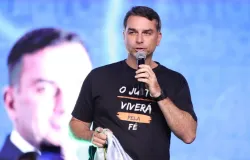 Fl�vio Bolsonaro espera receber apoio do Uni�o-PP em breve