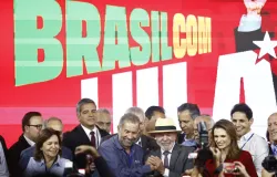 PDT apoia reelei��o de Lula e � o primeiro partido a formalizar apoio