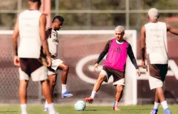Arrascaeta volta ao Flamengo ap�s les�o na Copa do Mundo