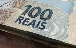 D�lar cai a R$ 5,07 e atinge menor valor em um m�s; bolsa fica est�vel