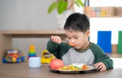 Pais brit�nicos v�o gastar mais de R$ 15 mil em comida para os filhos nas f�rias de ver�o