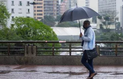 Frente fria chega em SP e deixa Sul em alerta de temporais