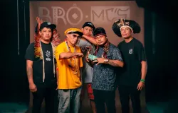Grupo de rap ind�gena Br� MC's rouba a cena em novo �lbum de Anitta e f�s j� apostam em pr�mio Grammy