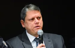 Tarc�sio diz que Fl�vio vai manter o legado de Bolsonaro