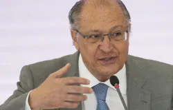 Alckmin diz que bolsonarismo est� encurralado com Fl�vio