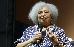 Angela Davis critica gentrifica��o em Paraty e cita pensadores brasileiros
