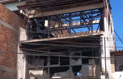 Defesa Civil manda demolir parte de pr�dio que pegou fogo em Salvador