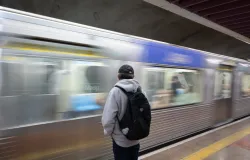 Desempregado pode andar de gra�a no metr� e trem em SP; saiba como
