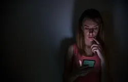 Agosto Lil�s: o sil�ncio que denuncia relacionamentos abusivos