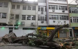 Trag�dia no Rio: tr�s pessoas morrem eletrocutadas ap�s forte ventania