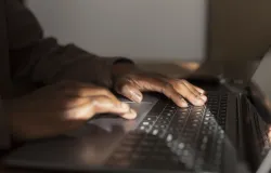 Cuidado com o golpe: an�ncios falsos usam o nome do Desenrola para enganar voc�