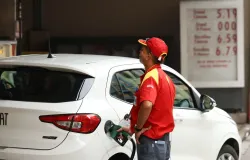 Gasolina com mais etanol: entenda por que especialistas discordam sobre os riscos e benef�cios