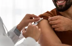 Vacina��o contra sarampo come�a segunda-feira em tr�s cidades de SP