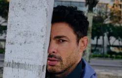 Cau� Reymond explica nudez masculina em s�rie e diz que corpo do homem tamb�m � objetificado