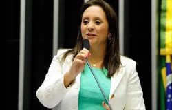Podemos define nesta segunda se vai apoiar Flavio Bolsonaro e colocar Renata Abreu como vice