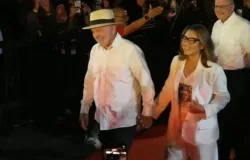 Lula diz que quem bate em mulher n�o vota nele e oficializa candidatura � reelei��o