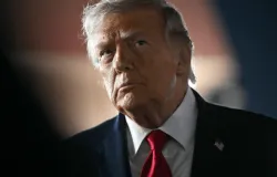 Trump diz que Ir� deve escolher entre 'acordo' ou 'rendi��o total'