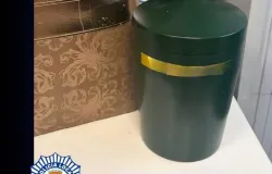 Fam�lia esquece urna com cinzas em supermercado e pol�cia tenta localiz�-la